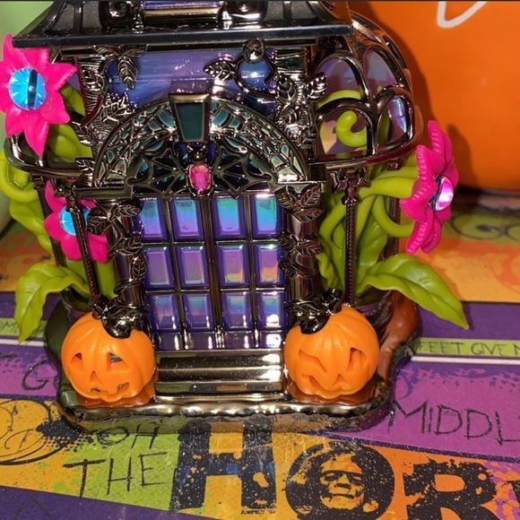 Bath & Body Works Wallflower Plug-In Halloween‎ Haunted House Projector - Picture 7 of 12